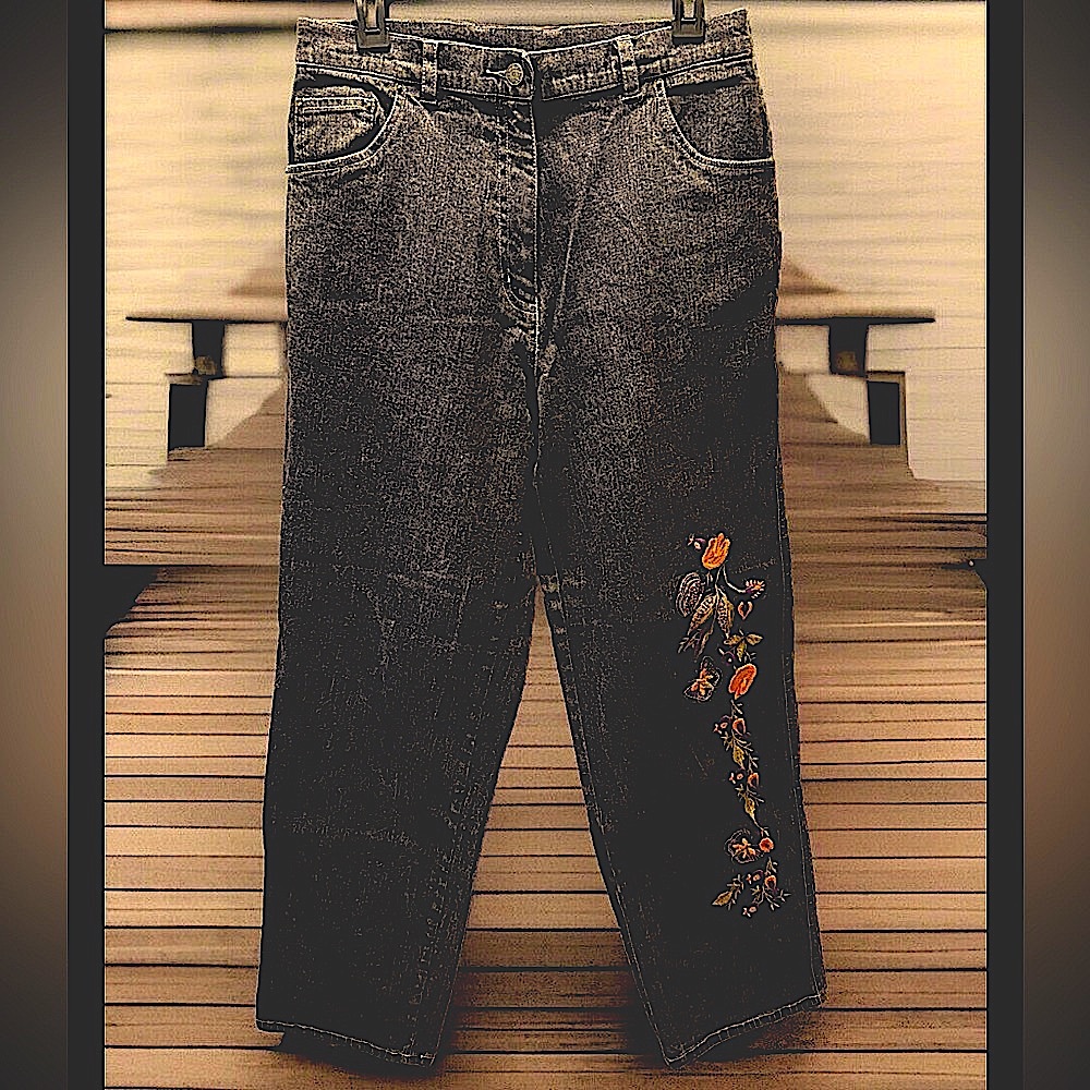 🌼DENIM & Co.🌼 HIGH WAIST WIDE-LEG FLORAL EMBROIDERED STRETCH JEANS NWOT🦋